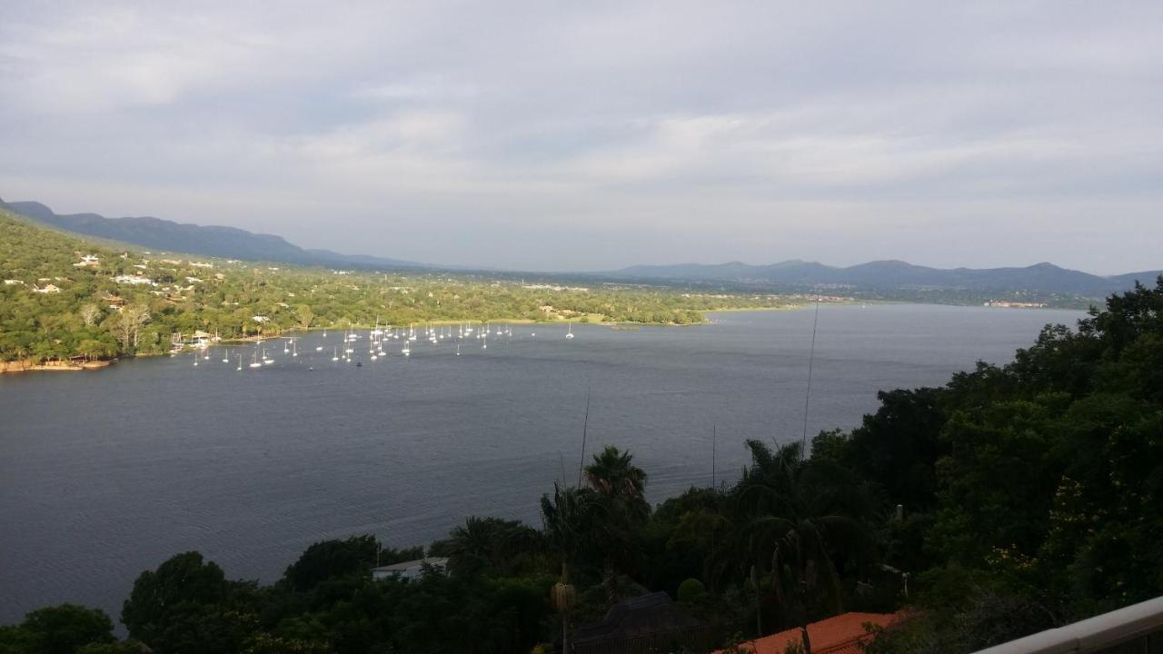 Letamong Bed & Breakfast Hartbeespoort Bagian luar foto